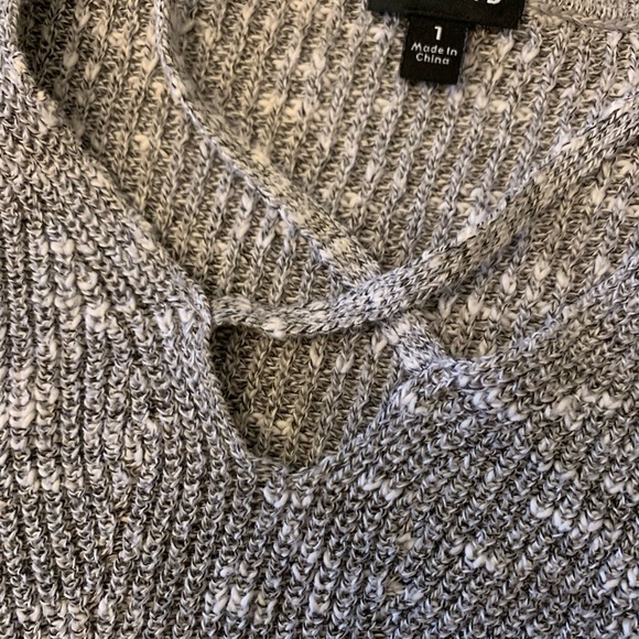 Torrid size 1 Gray sweater with crisscross neck - Picture 5 of 7